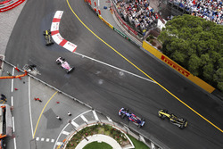 Карлос Сайнс-мол., Renault Sport F1 Team R.S. 18, Серхіо Пере, Force India VJM11