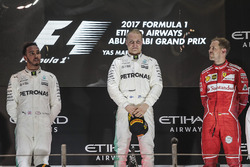 Podyum: Yarış galibi Valtteri Bottas, Mercedes AMG F1, ikinci Lewis Hamilton, Mercedes AMG F1, üçünc