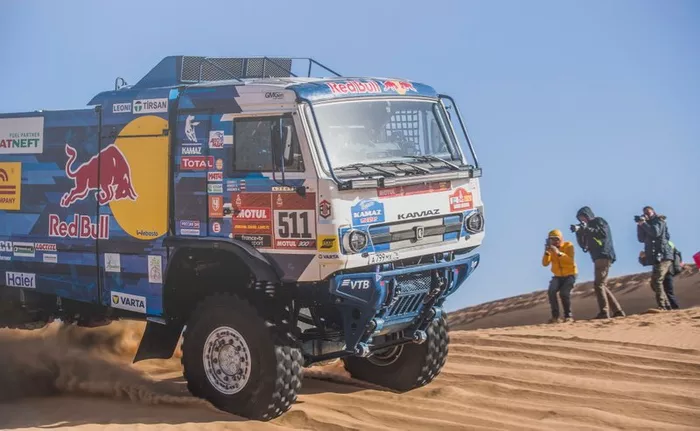#511 Team KAMAZ Master: Andrey Karginov, Andrey Mokeev, Igor Leonov 