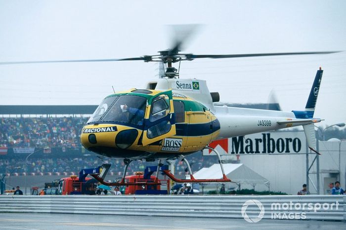 Ayrton Senna, McLaren abandona el circuito en su discreto helicóptero