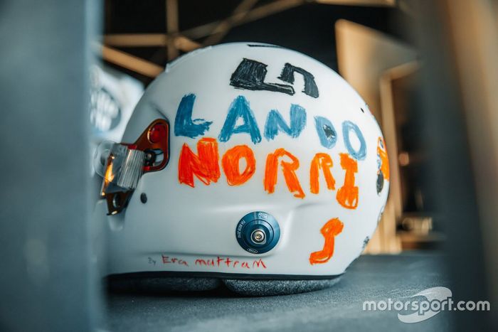 El nuevo casco de Lando Norris, McLaren