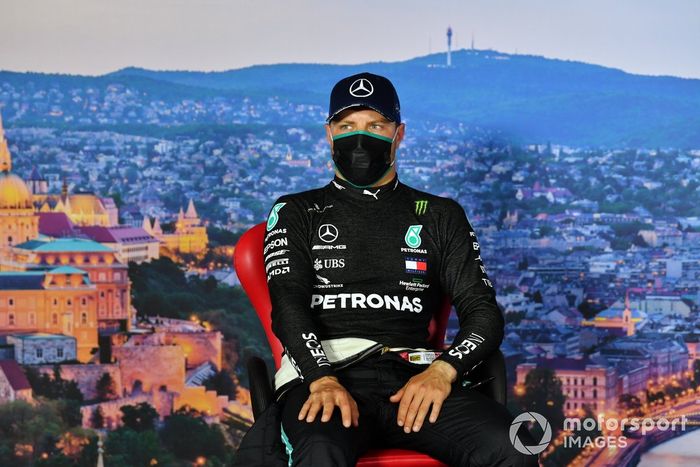 Valtteri Bottas, Mercedes-AMG Petronas F1, en la conferencia de prensa de calificación