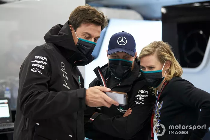 Toto Wolff, Director Ejecutivo, Mercedes AMG y Valtteri Bottas, Mercedes-AMG Petronas F1 