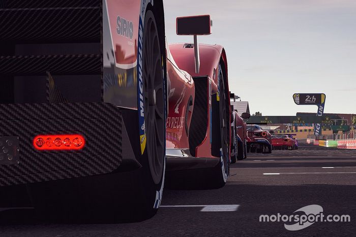 El pelotón bajo el Safety Car