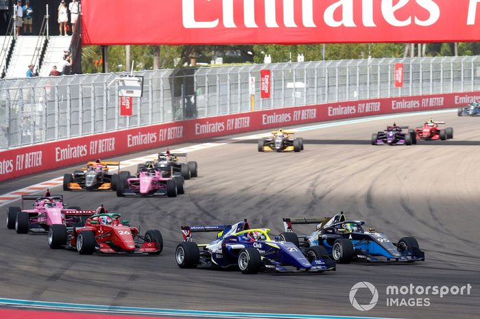 Jessica Hawkins, Click2Drive Bristol Street Motors Racing, Beitske Visser, Sirin Racing.