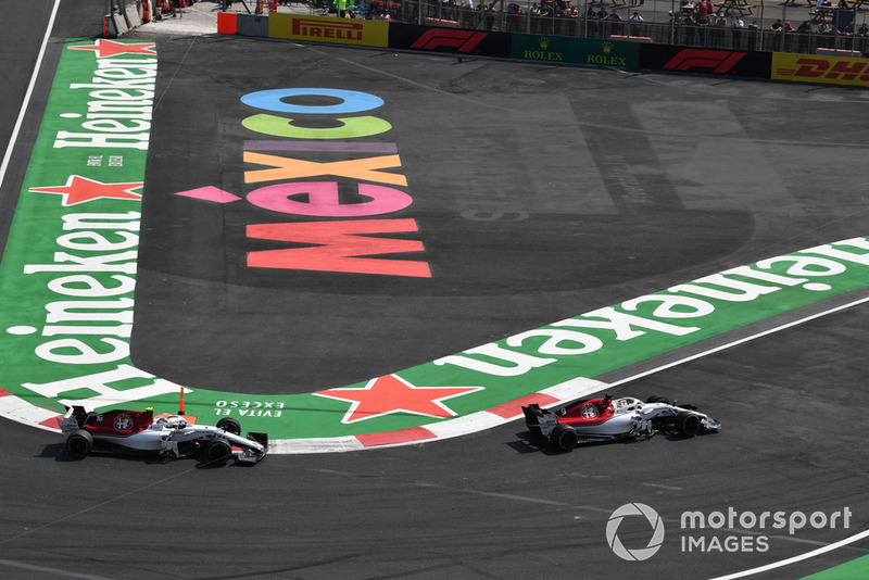 Marcus Ericsson, Sauber C37 e Charles Leclerc, Sauber C37