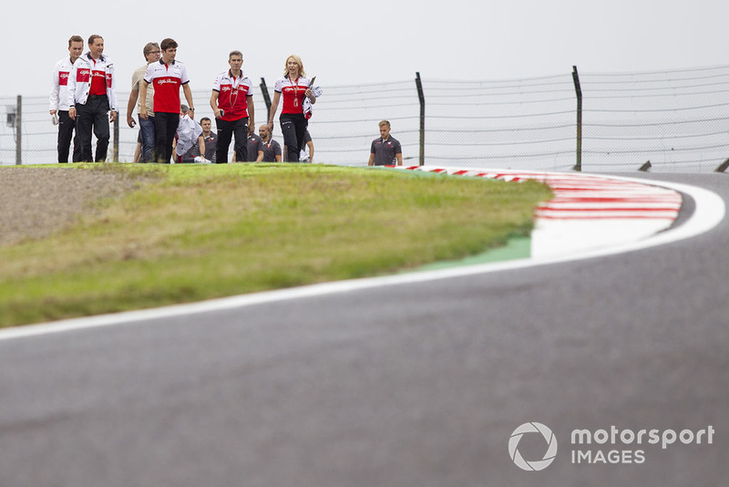 Charles Leclerc, Sauber on track walk