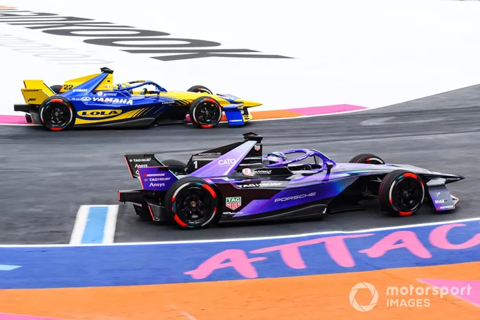 Pascal Wehrlein TAG Heuer Porsche Formula E Team Porsche 99X Electric Gen3 Zane Maloney Lola Yamaha ABT Formula E Team Lola-Yamaha T001