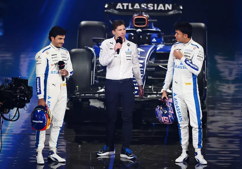 Carlos Sainz, Williams, James Vowles, Team Principal, Williams Racing, Alex Albon, Williams