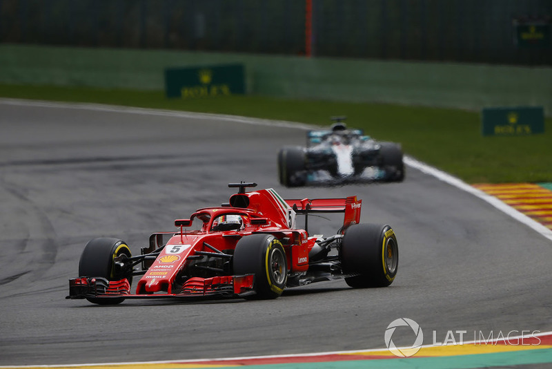 Sebastian Vettel, Ferrari SF71H, Lewis Hamilton, Mercedes AMG F1 W09