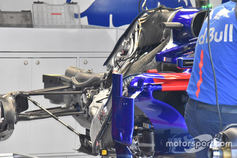 Scuderia Toro Rosso STR13, dettaglio del motore