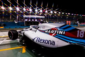 Lance Stroll, Williams FW41, quitte le garage