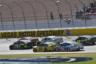 Martin Truex Jr., Furniture Row Racing, Toyota Camry 5-hour ENERGY and Joey Logano, Team Penske, Ford Fusion Shell Pennzoil