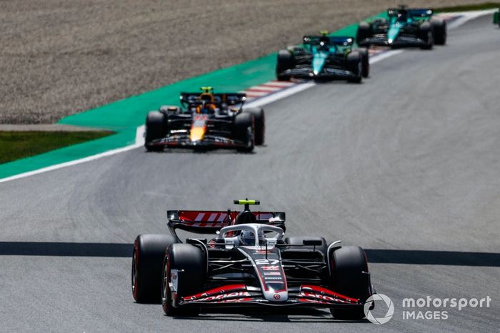 Nico Hulkenberg, Haas VF-24, Sergio Pérez, Red Bull Racing RB20, Fernando Alonso, Aston Martin AMR24