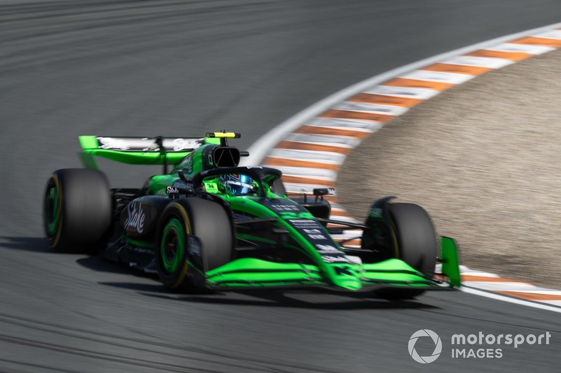 Zhou Guanyu, Stake F1 Team KICK Sauber C44