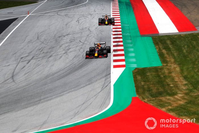 Sergio Pérez, Red Bull Racing RB16B, Max Verstappen, Red Bull Racing RB16B