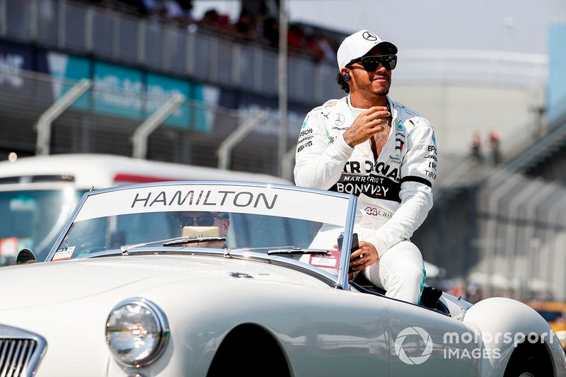 Льюіс Хемілтон, Mercedes AMG F1, на параді пілотів