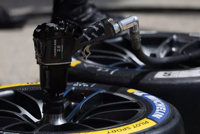 Pitstop wheel gun