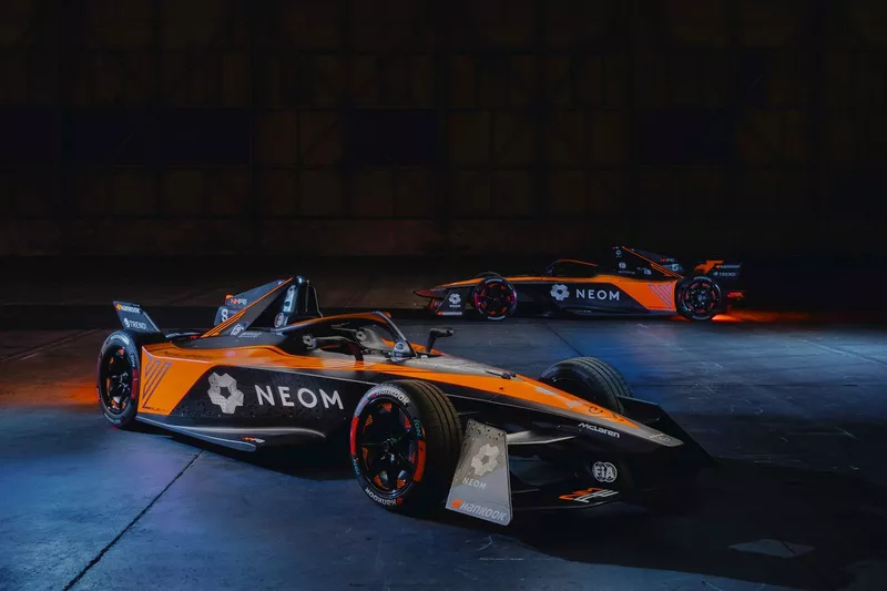 Decoración de McLaren FE Team para la Fórmula E 2023-2024