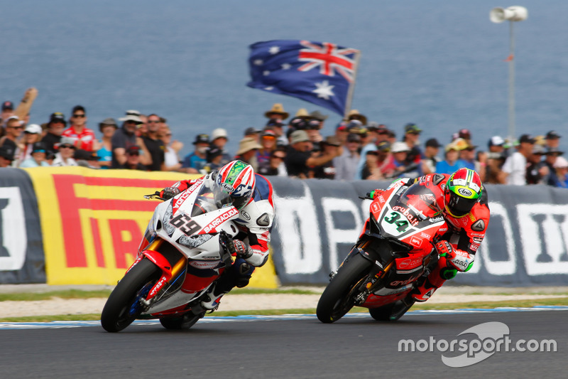 Nicky Hayden, Honda WSBK Team en Davide Giugliano, Aruba.it Racing - Ducati Team