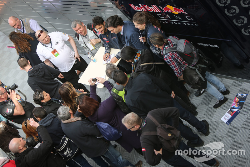 Daniel Ricciardo, Red Bull Racing con fans