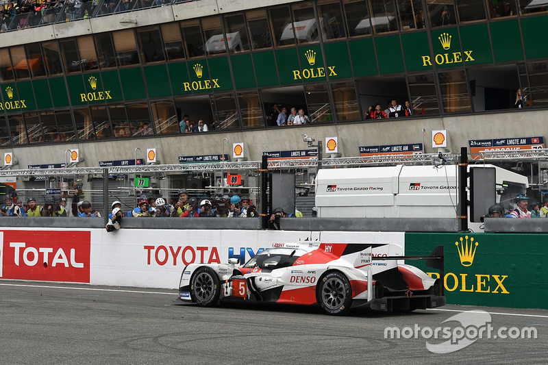 #5 Toyota Racing, Toyota TS050 Hybrid: Anthony Davidson, Sébastien Buemi, Kazuki Nakajima