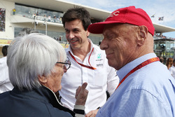 Bernie Ecclestone; Toto Wolff, Mercedes, Motorsportchef; Niki Lauda, Mercedes AMG F1, Aufsichtsratsvorsitzender