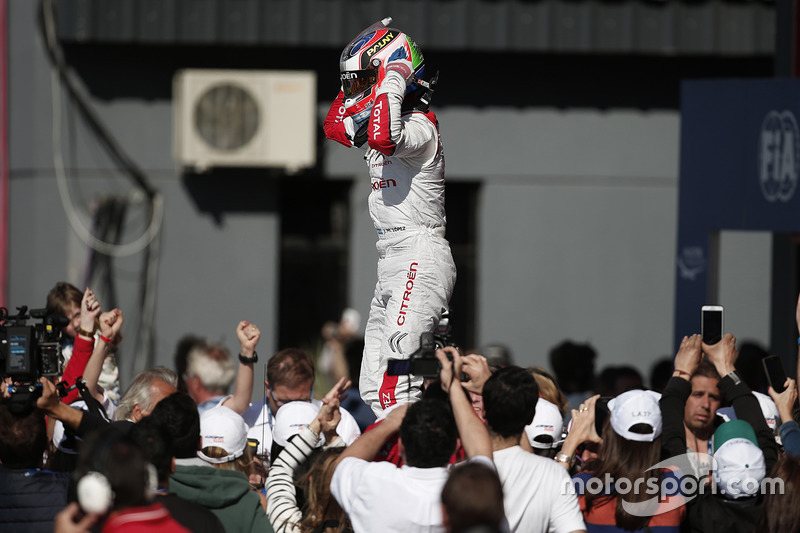 Winner José María López, Citroën World Touring Car Team, Citroën C-Elysée WTCC