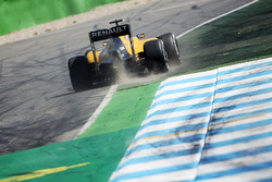 Джолион Палмер, Renault Sport F1 Team RS16 выехал за пределы трассы
