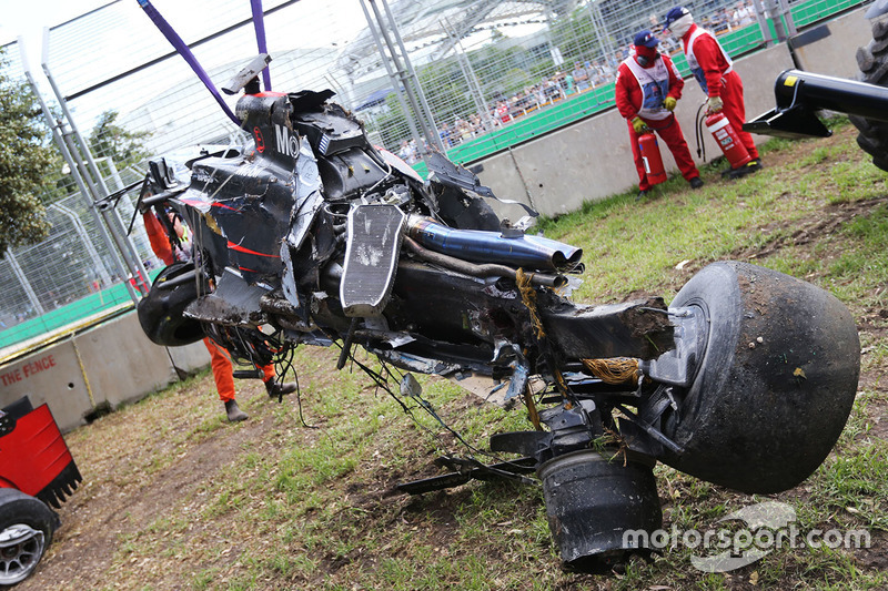 La McLaren MP4-31 de Fernando Alonso, McLaren après son accident