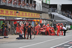 Kimi Raikkonen, Ferrari SF71H pitstop