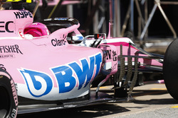 Esteban Ocon, Force India VJM11, in pit lane