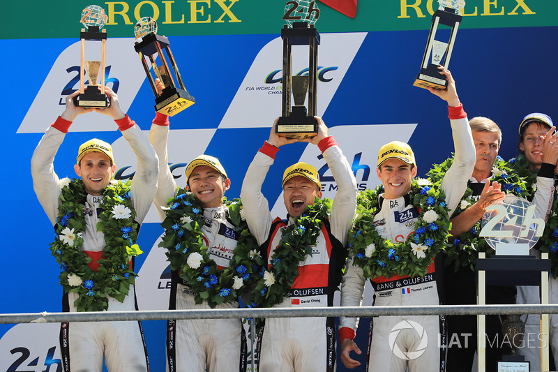 Podium: 1. Timo Bernhard, Earl Bamber, Brendon Hartley, Porsche Team, 2. place Ho-Pin Tung, Oliver J