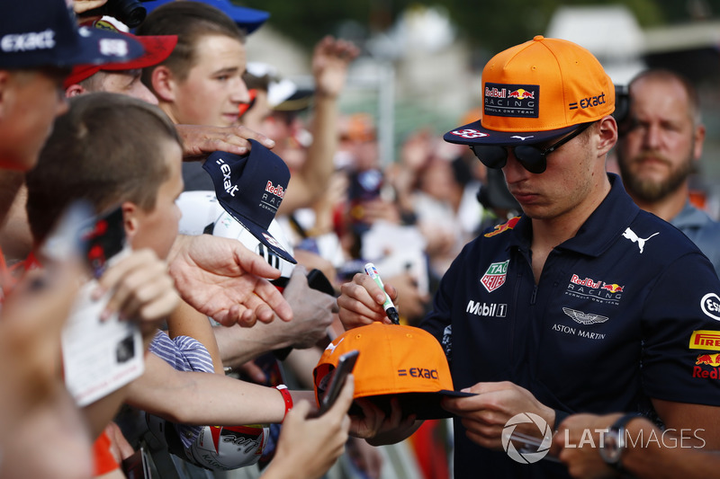 Max Verstappen, Red Bull Racing, signs autographs for fans