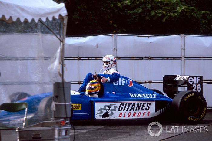Suzuka 1993: Mark Blundell (Ligier) lleva a Martin Brundle (Ligier)