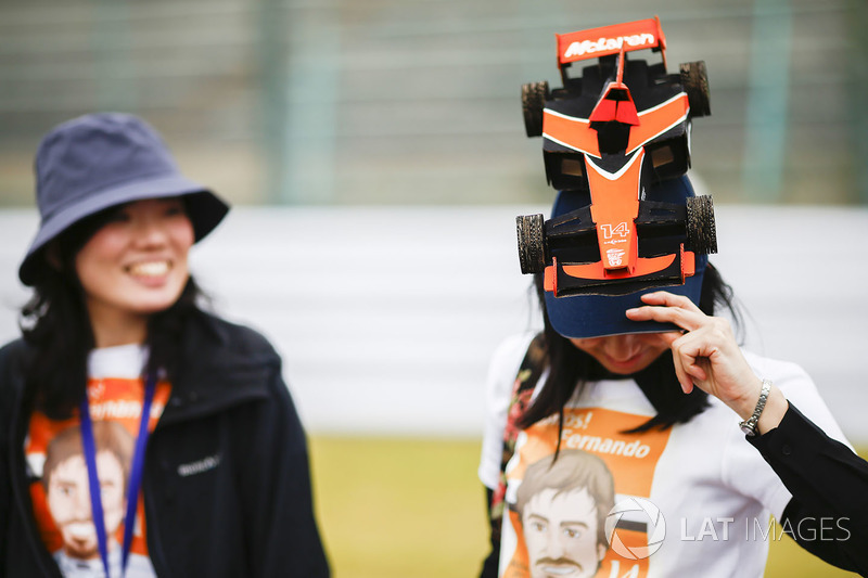 Fans of Fernando Alonso, McLaren