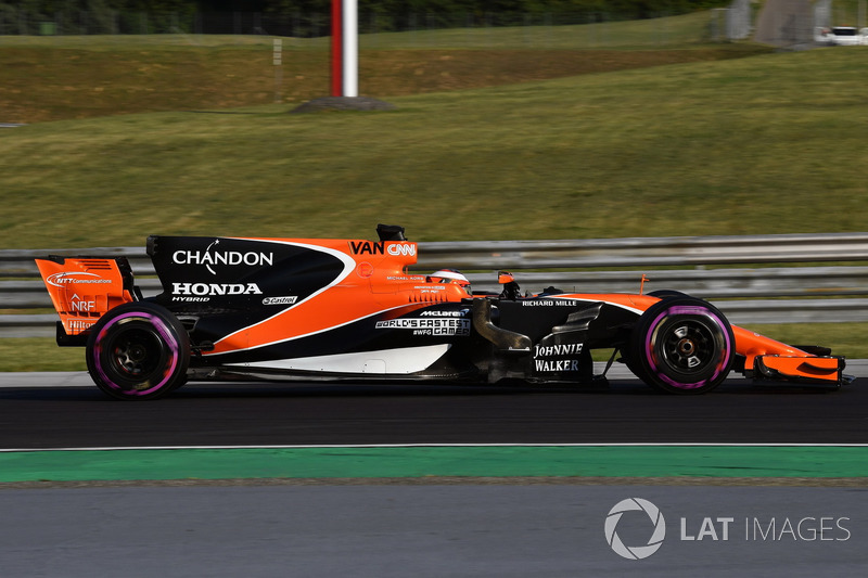 Стоффель Вандорн, McLaren (1 очко, 18-е место в общем зачете, лучший результат – десятое место на Гран При Венгрии). Оценка Motorsport.com Россия – 6/10
