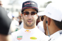Даніель Ріккардо, Red Bull Racing, та Льюіс Хемілтон, Mercedes AMG