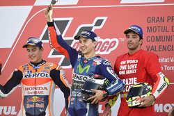 Podium: racewinnaar Jorge Lorenzo, Yamaha Factory Racing, tweede plaats Marc Marquez, Repsol Honda T