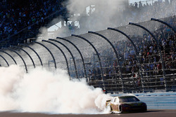 Sieger Joey Logano, Team Penske, Ford