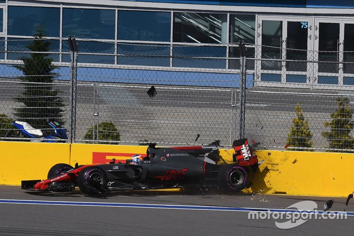 Accrochage pour Romain Grosjean, Haas F1 Team VF-17