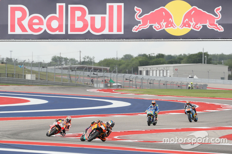 Bradley Smith devant Dani Pedrosa