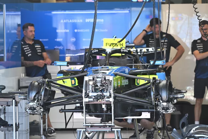 Williams FW48، التفاصيل الفنية