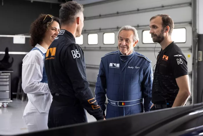 Jacky Ickx, Genesis Magma Racing Genesis