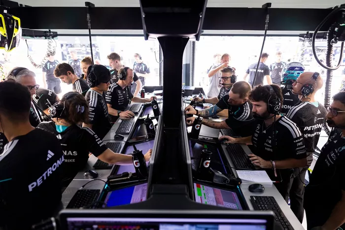 Mercedes engineers, Mercedes garage