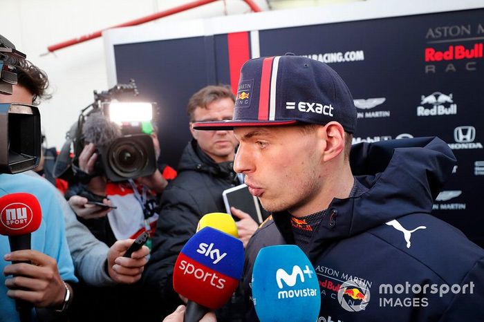 Max Verstappen, Red Bull Racing con los medios