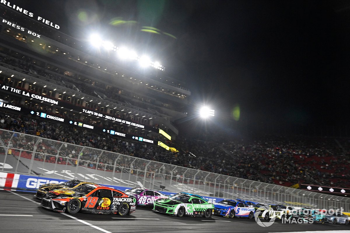 Race winner Martin Truex Jr., Joe Gibbs Racing