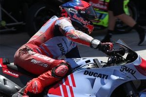 Marc Marquez, Gresini Racing Team, danificou as suas peles após a queda