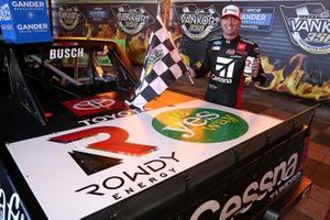 Race Winner Kyle Busch, Kyle Busch Motorsports, Toyota Tundra