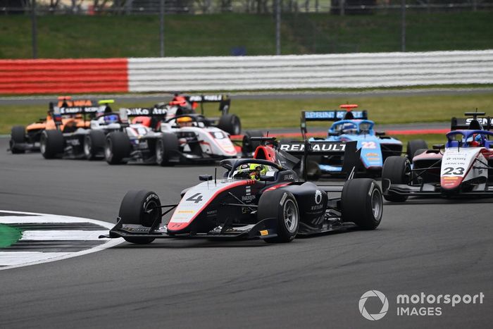 Max Fewtrell, Hitech Grand Prix, y Roman Stanek, Charouz Racing System 